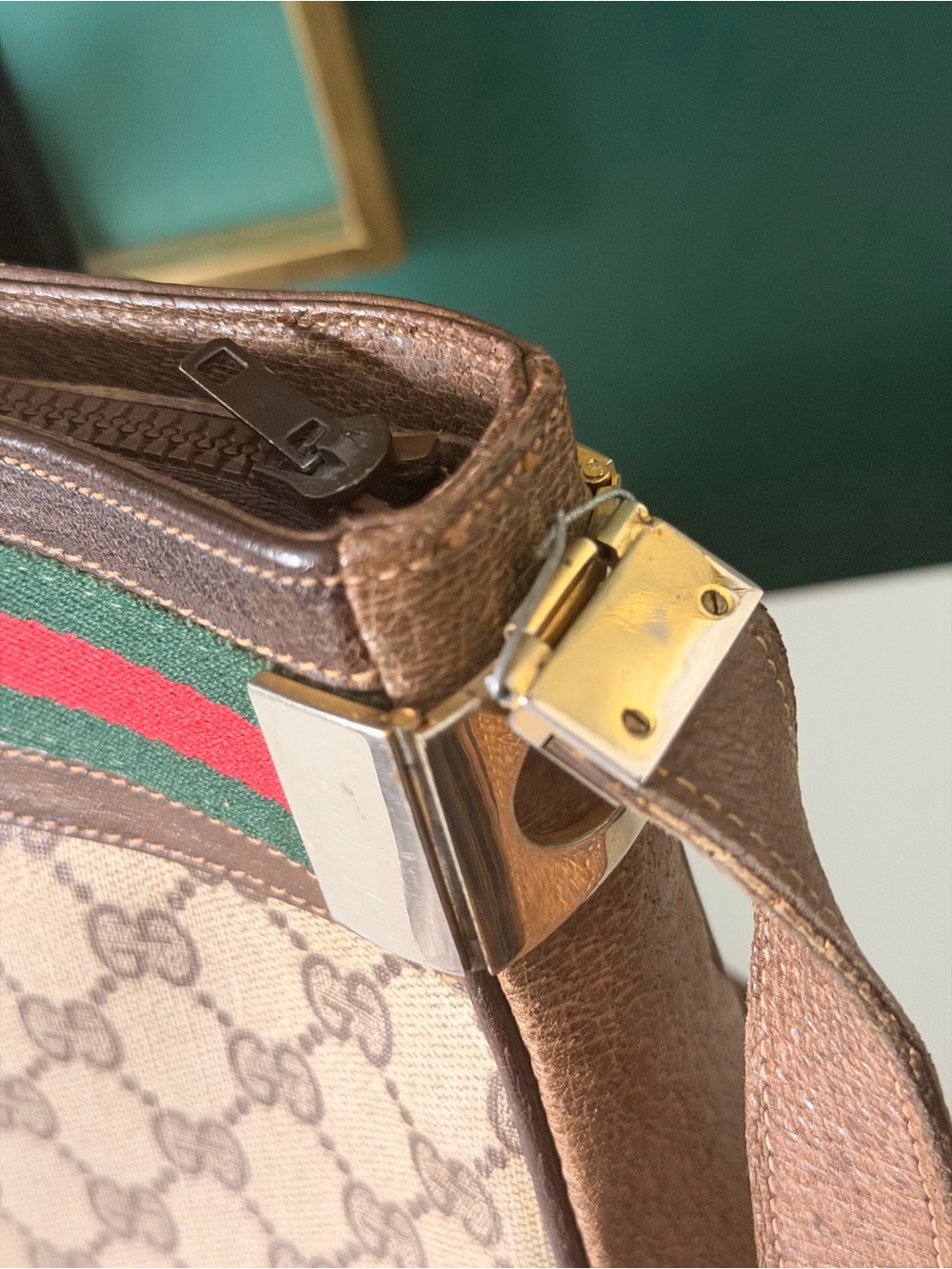 Gucci Beige Brown GG Canvas Crossbody with Green-Red Sherryline - Picture 9 of 13
